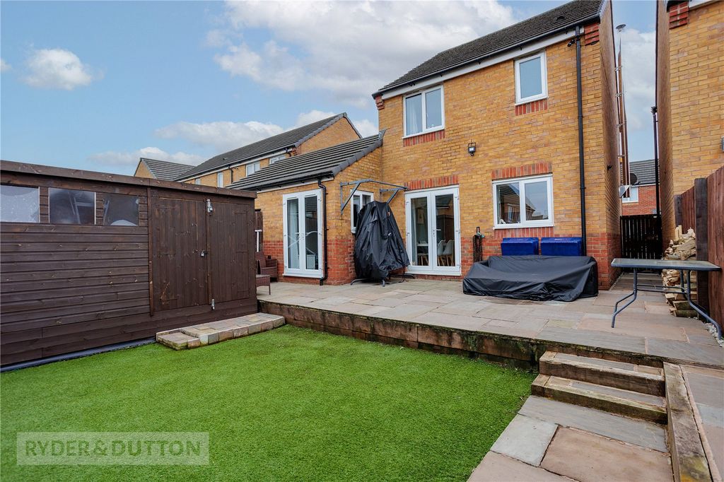 Property photo 1 of 32 Rear Garden