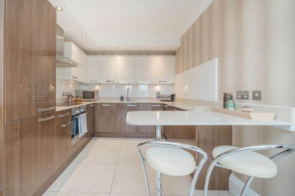 Property photo 3 of 5