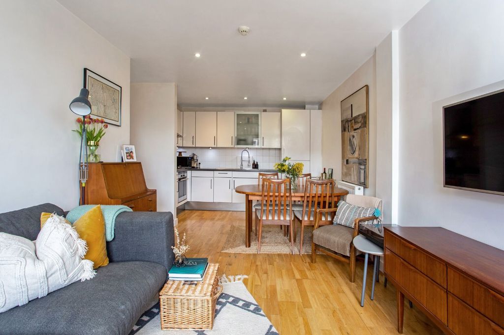 Property photo 3 of 14 Picture No. 16