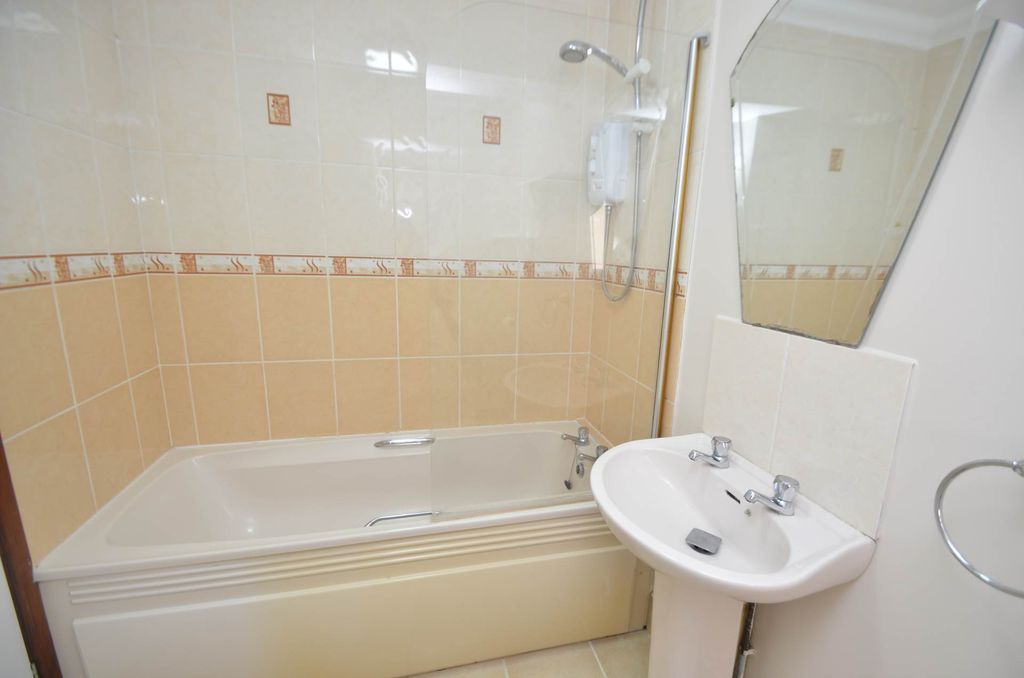Property photo 3 of 3