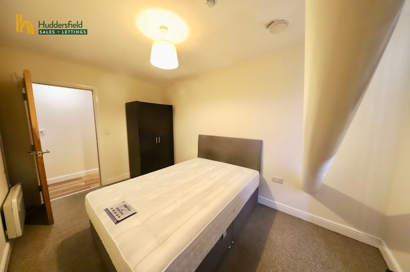 Property photo 2 of 5 Bedroom