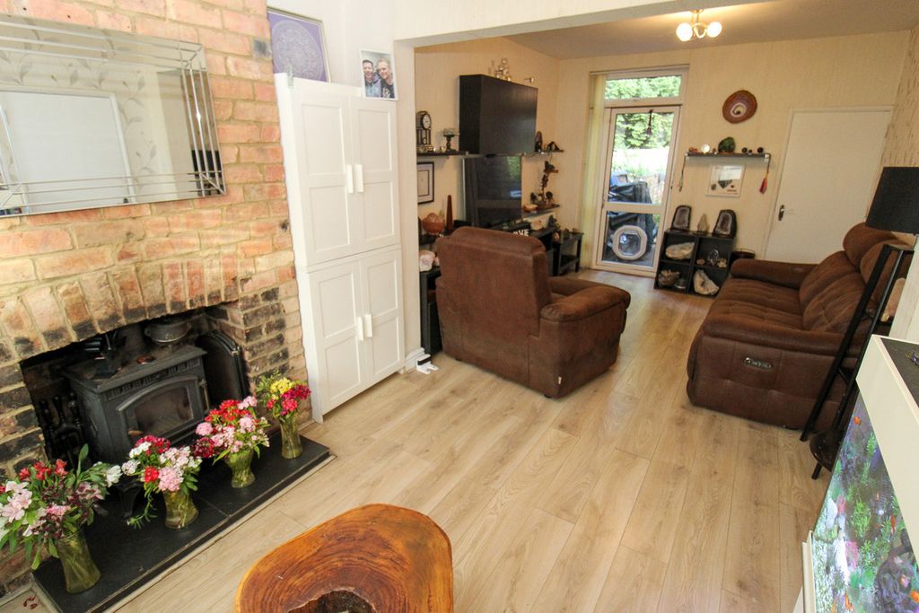 Property photo 2 of 23