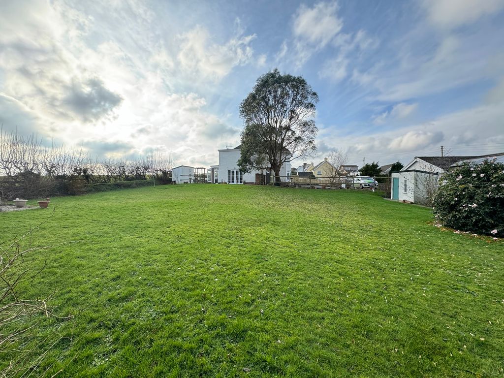 Additional image 4 of 4 bed detached house for saleTopsham Drive, Hill Lane, Kilgetty, Pembrokeshire SA68