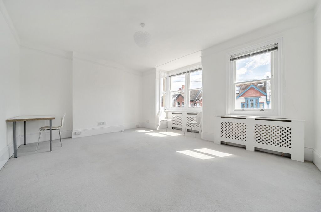 Property photo 3 of 13 1454826-25-69Fb19...