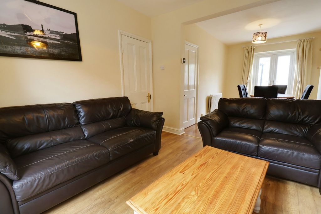 Property photo 2 of 14 4341621