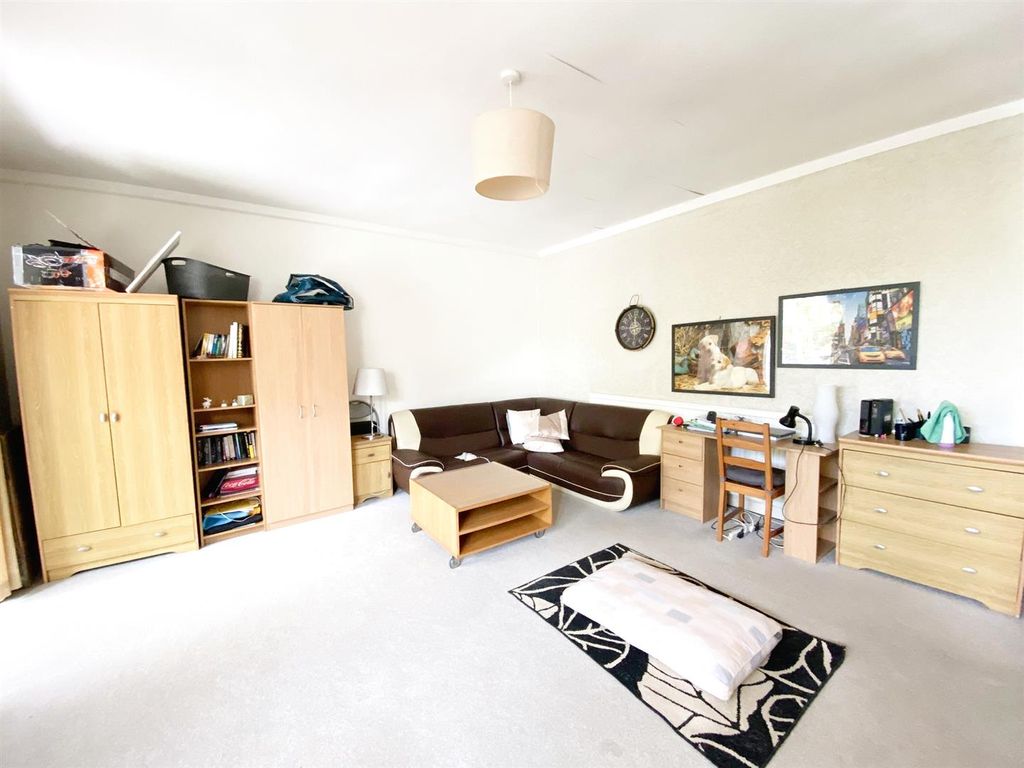 Property photo 3 of 6 029B4B91-A02A-4c6d-96F8-Eb933A325789 (1).Jpg