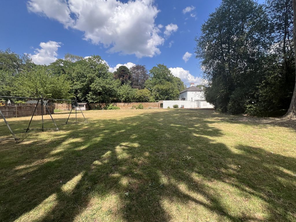 Property photo 3 of 9