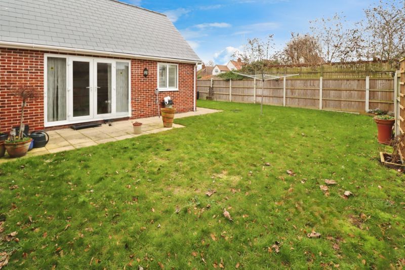 Property photo 2 of 17 Orchard Crescent