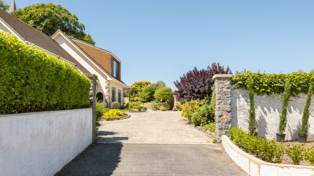 Property photo 3 of 20