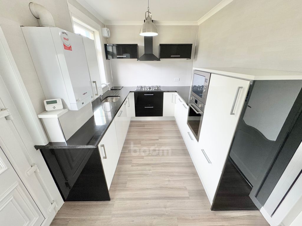 Property photo 3 of 31 Img_9431