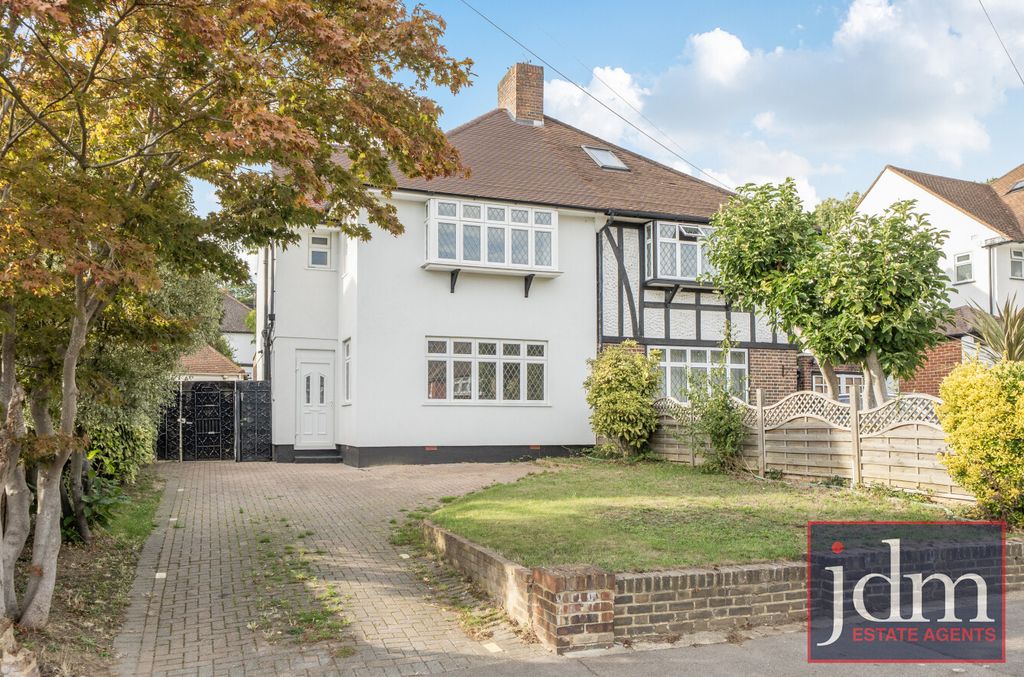 Property photo 3 of 13 A4Eeea0B-3Bb3-468...