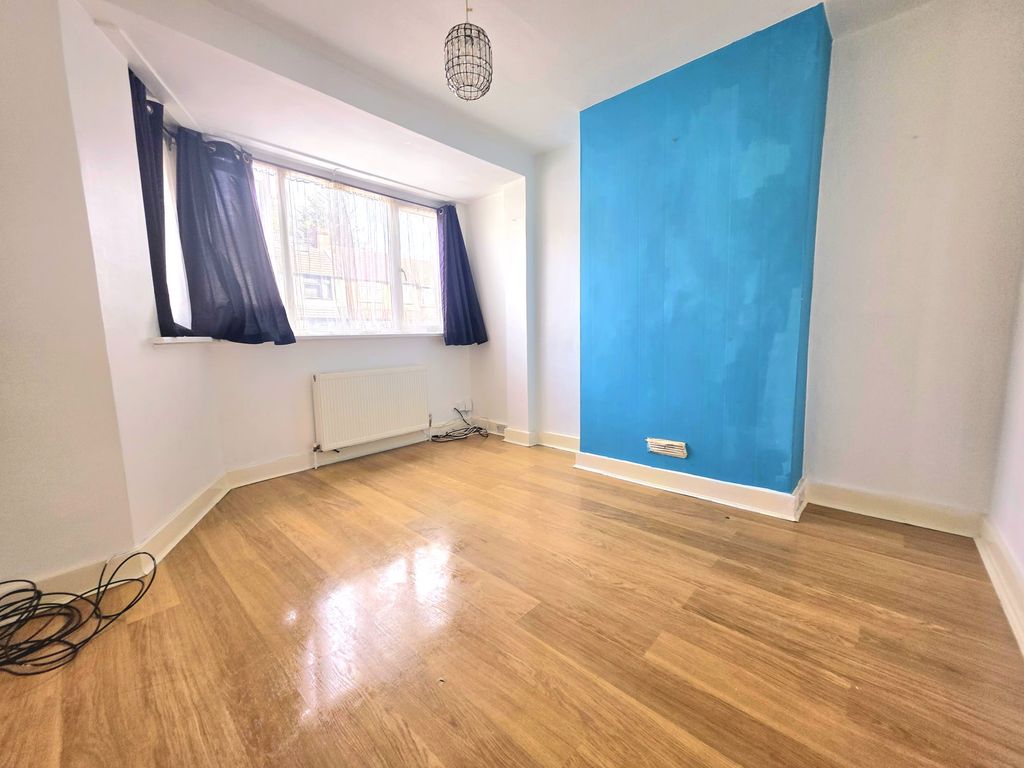 Property photo 2 of 13 10