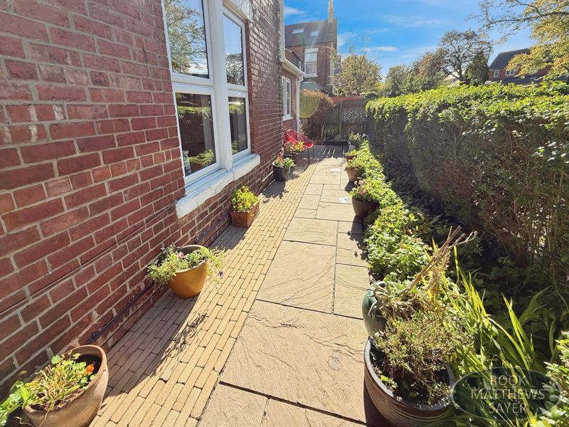 Property photo 3 of 12 Photo 9