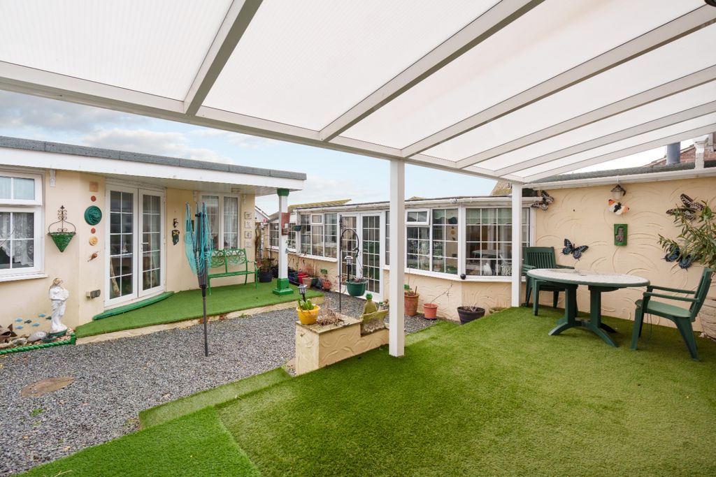Property photo 2 of 18 4679903