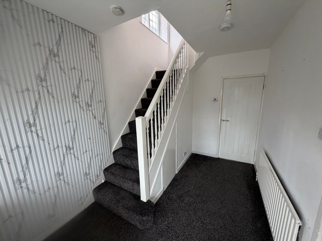 Property photo 2 of 17 Image