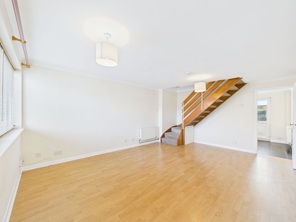 Property photo 3 of 7 Lounge