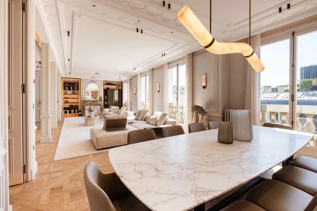 Property photo 2 of 28