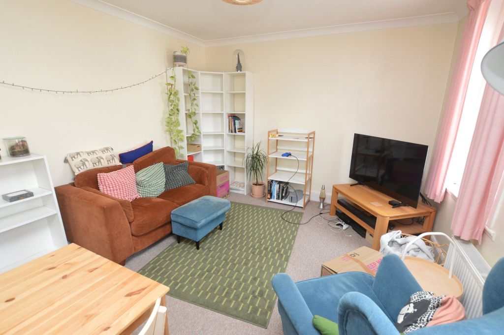 Property photo 3 of 10 Living Room