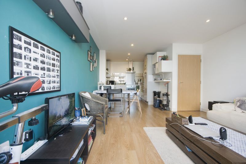 Property photo 3 of 10 Lounge-Kitchen