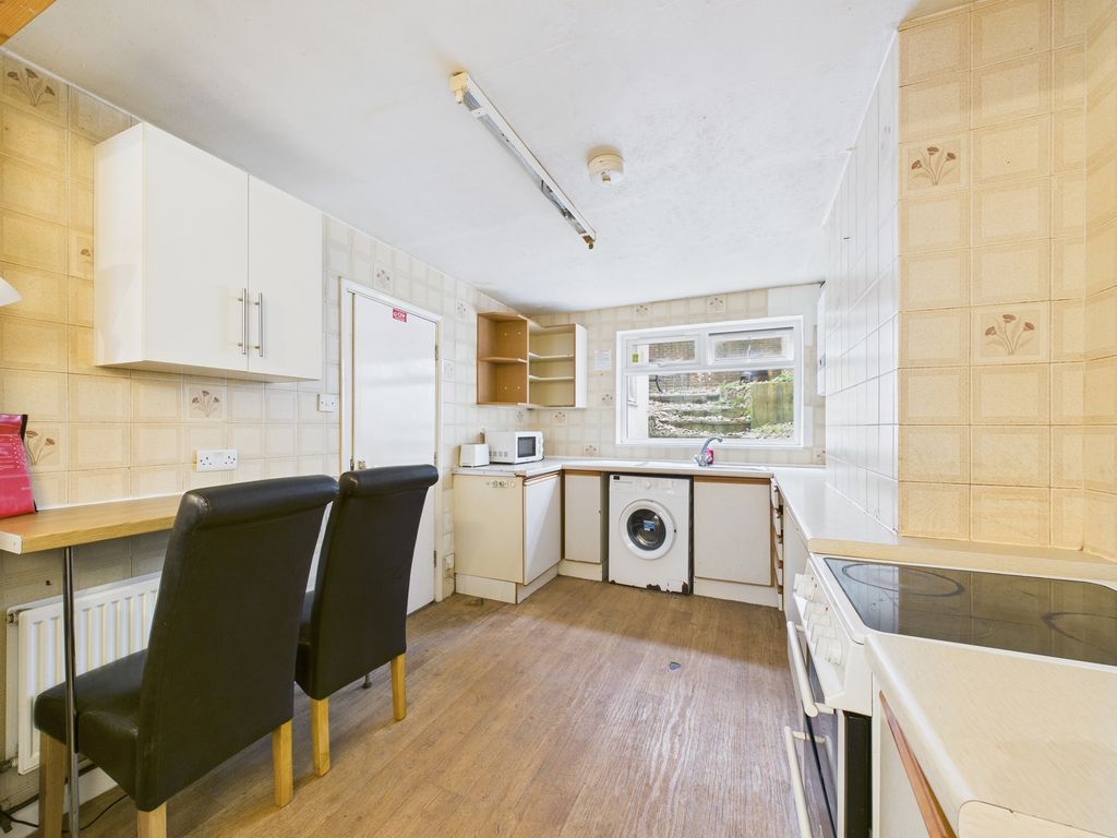 Property photo 3 of 13 Cam03519G0-Pr0434-Still008