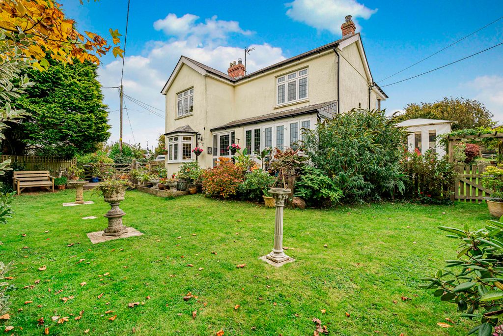 Property photo 1 of 28