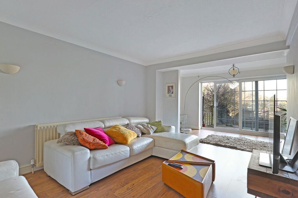 Property photo 2 of 11