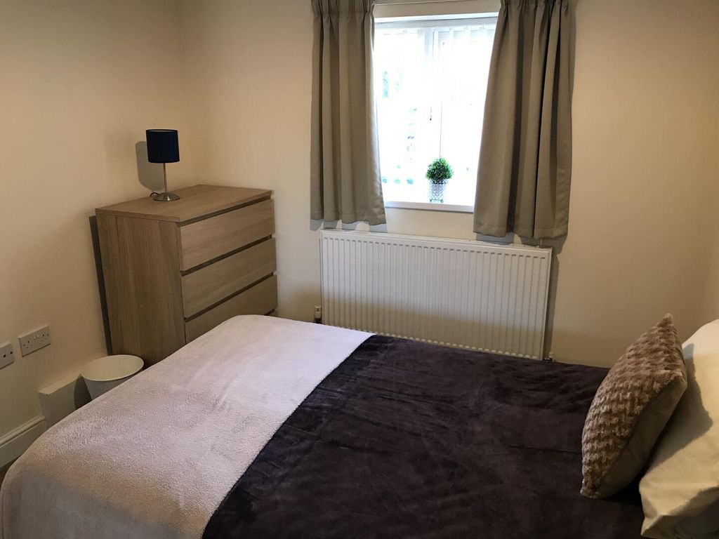 Property photo 1 of 6 Bedroom