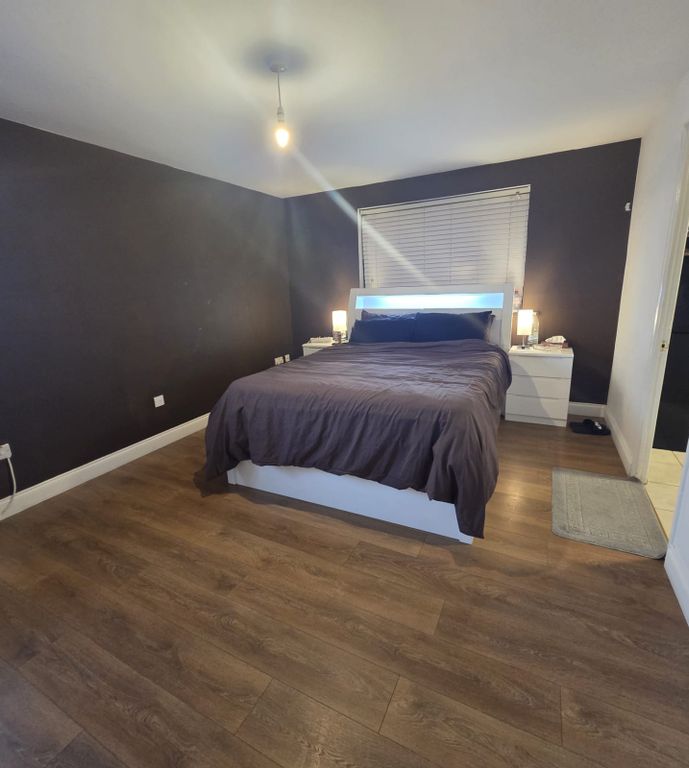 Property photo 3 of 9 Gallery
