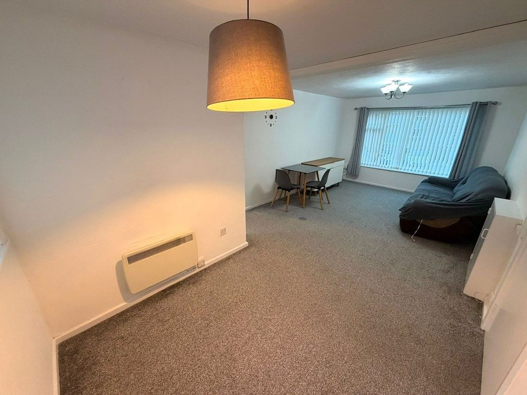 Property photo 3 of 10 Picture No. 18