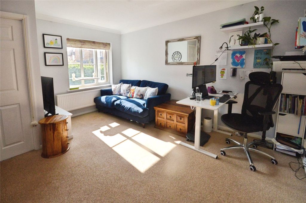 Property photo 2 of 16 Picture No. 14