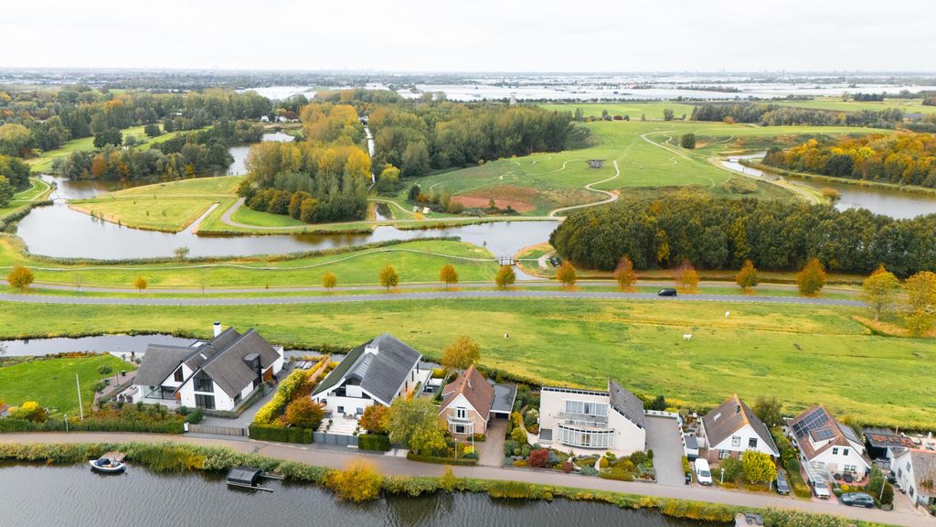 Property photo 2 of 29