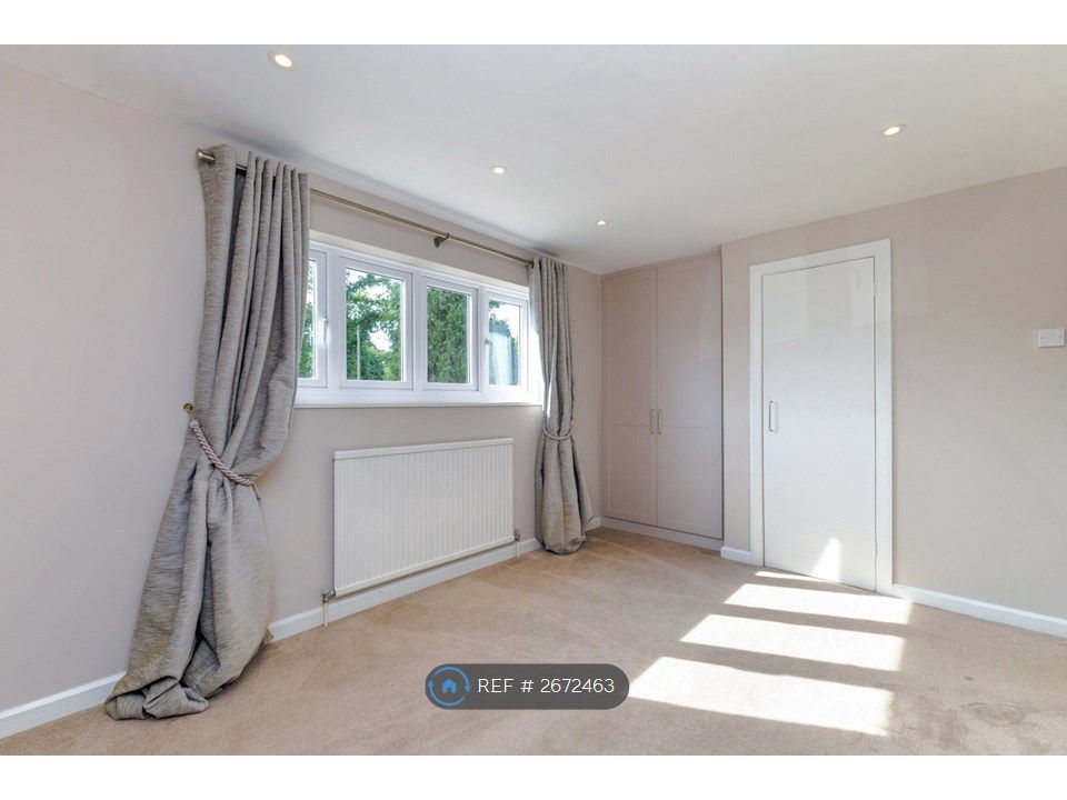 Property photo 3 of 35