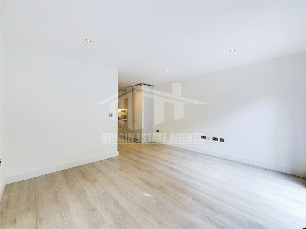 Property photo 3 of 21 Picture No. 07