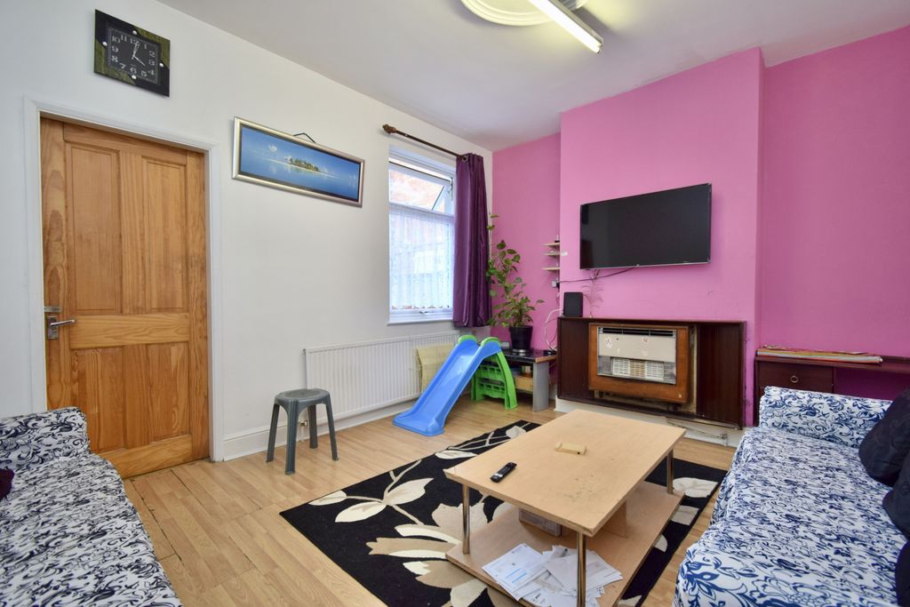 Property photo 3 of 12 Gallery
