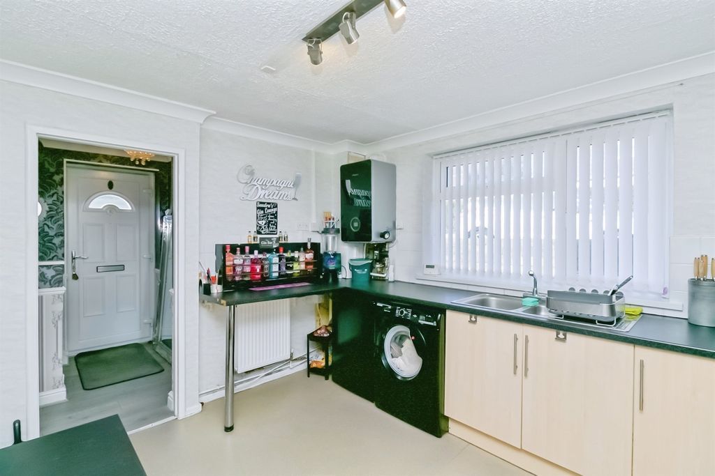 Property photo 3 of 22