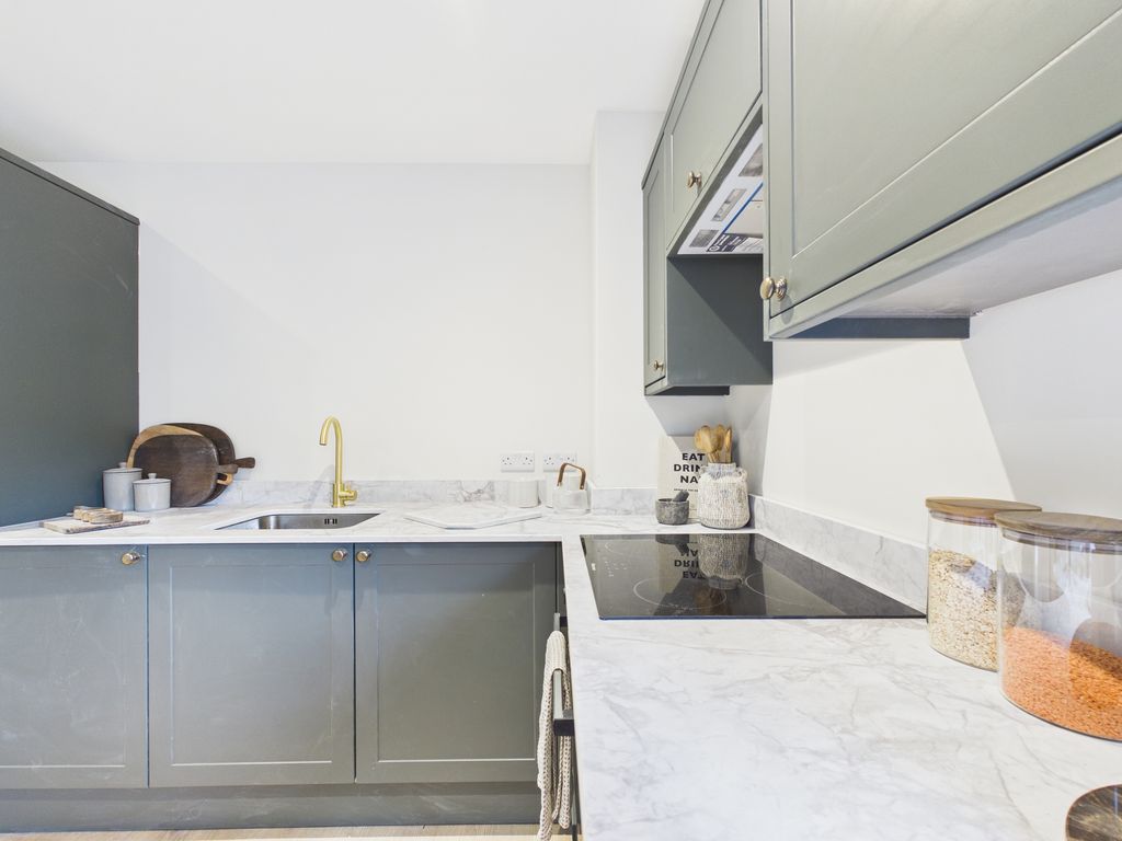 Property photo 1 of 4 Cam03519G0-Pr0461-Still004