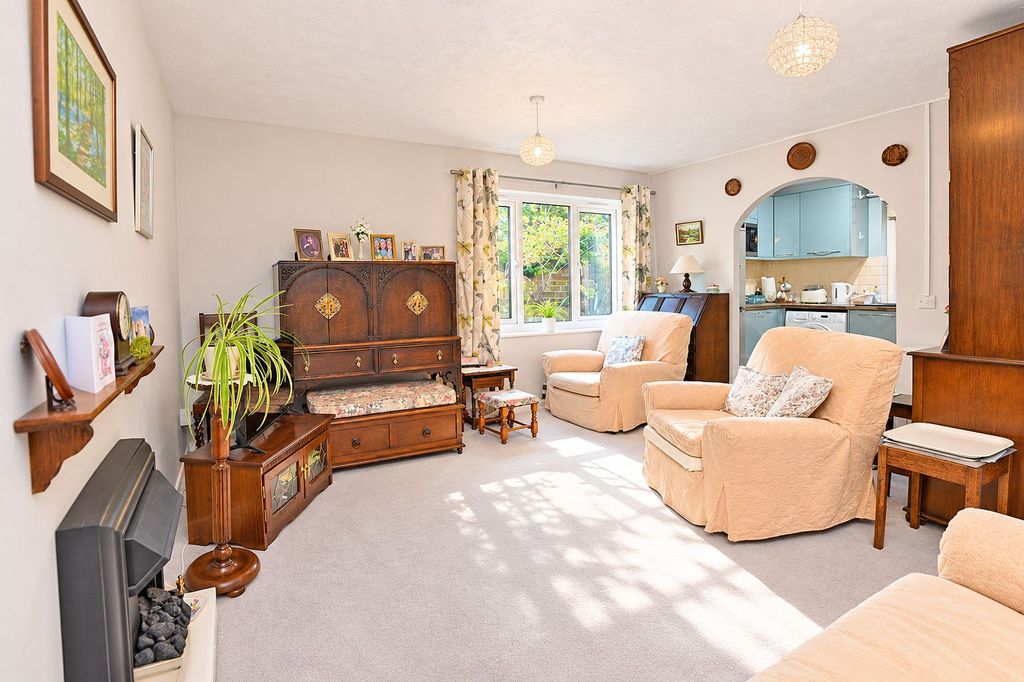 Property photo 3 of 11