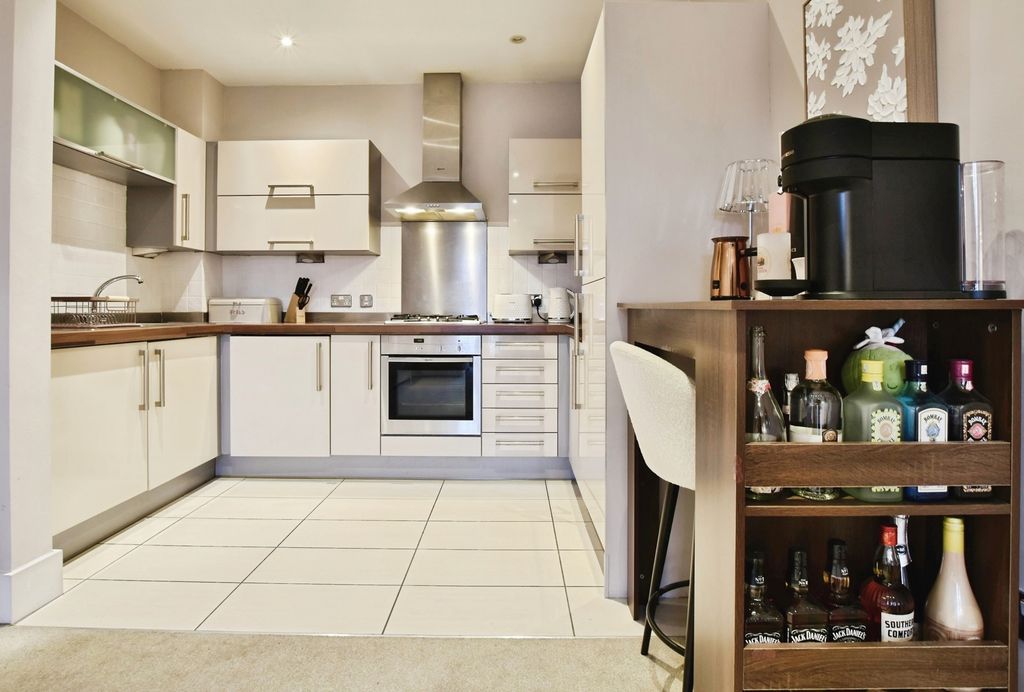 Property photo 2 of 18 Pbox-Img.Jpg