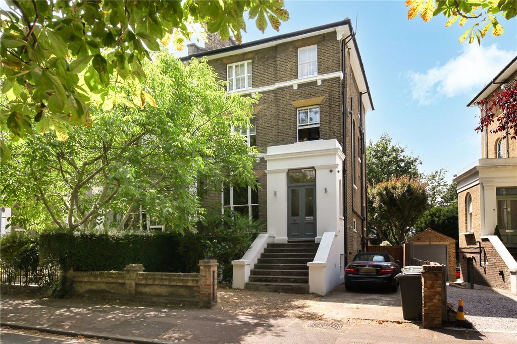 Property photo 2 of 18 Picture No. 33