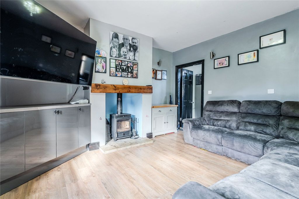 Property photo 2 of 15 Lounge