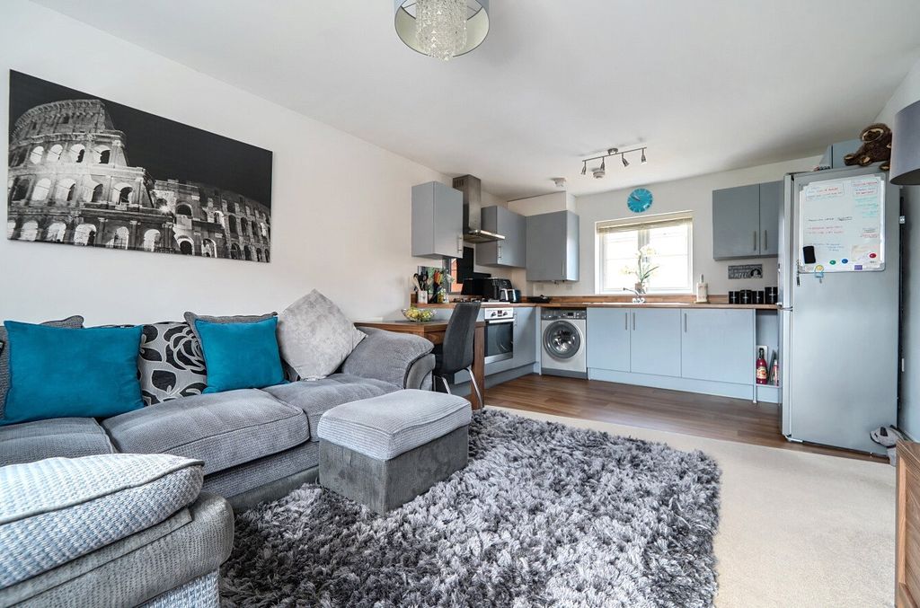 Property photo 2 of 13 1327706-7-688c9d3...