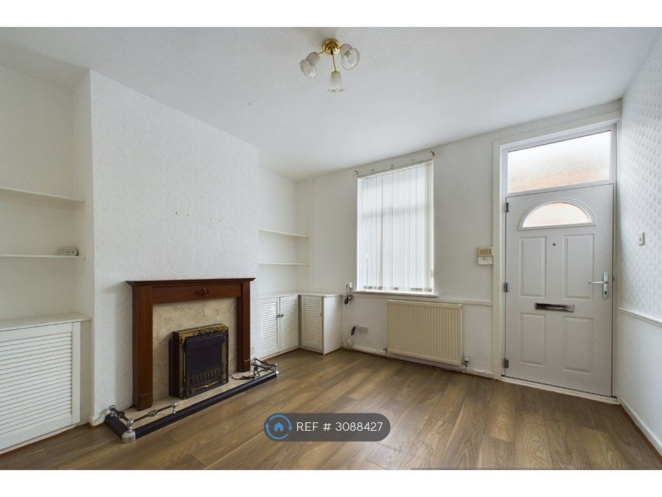 Property photo 2 of 12 Lounge