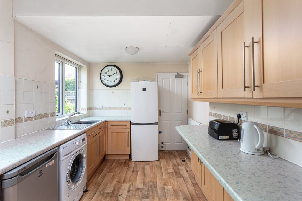 Property photo 3 of 14 Kitchen