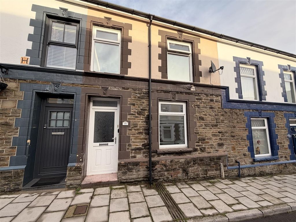 Property photo 1 of 14 Charming Terraced House With Classic Stone Facade...