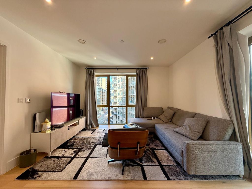 Property photo 1 of 10 Living Room