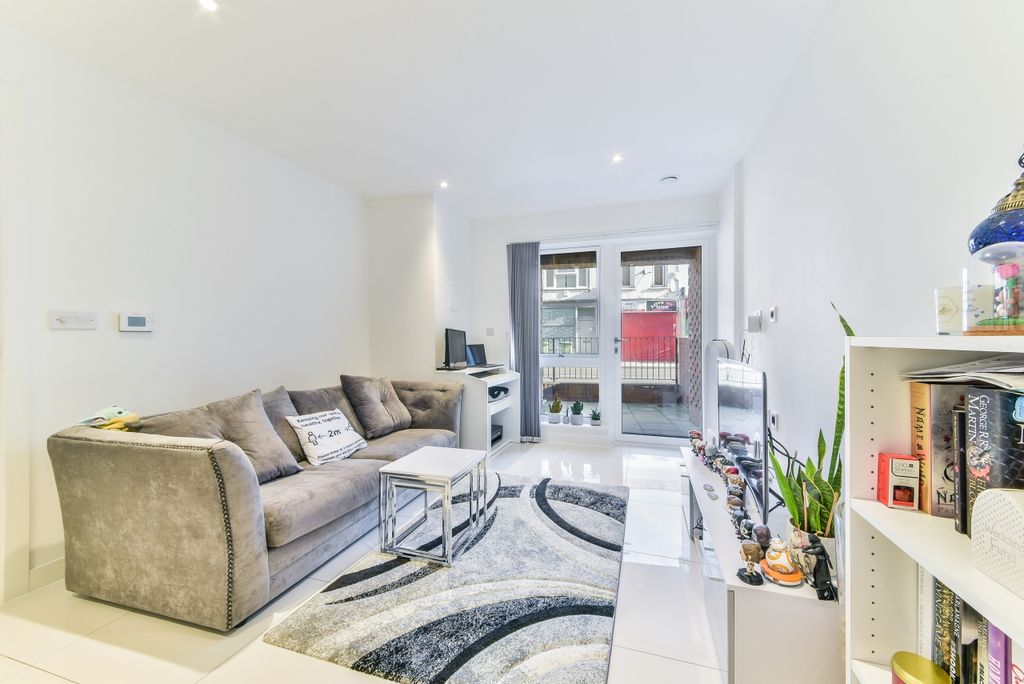 Property photo 1 of 10 Evision House, South