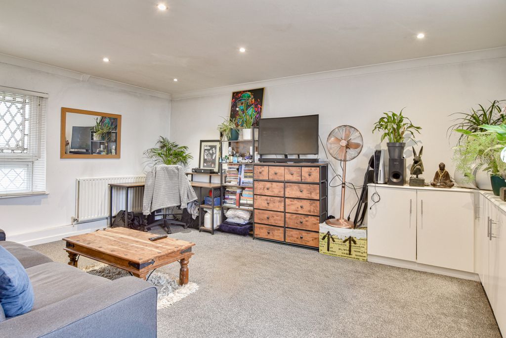 Property photo 2 of 9 Dsc_0060-Dsc_0062