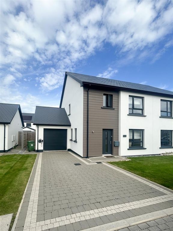 Property photo 1 of 20 10 Victoria Way-01.Jpg