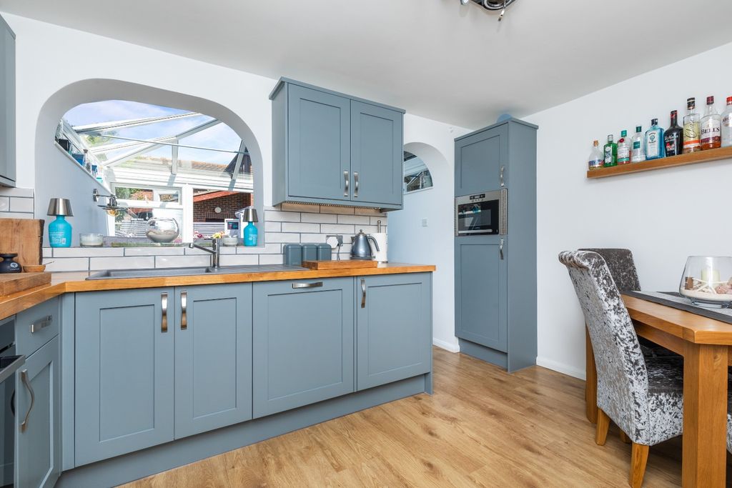 Property photo 3 of 14 3905794