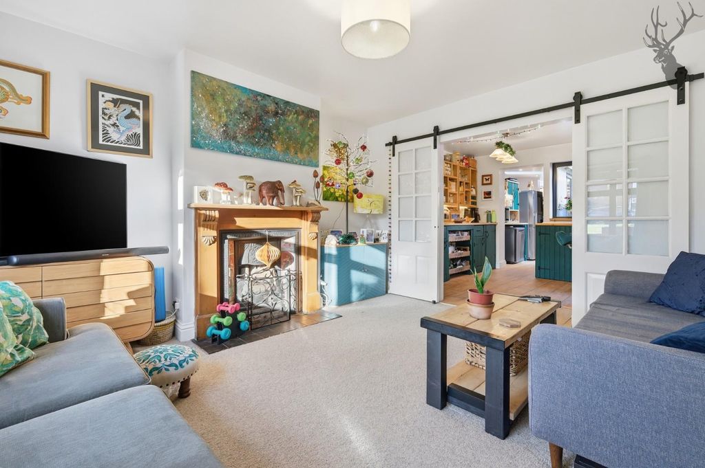 Property photo 2 of 18